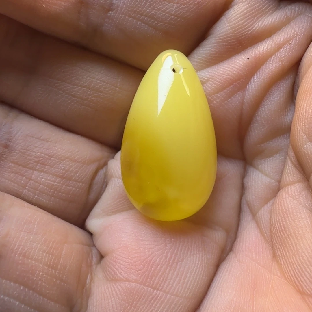 蜜蜡未镶嵌珠宝奇石