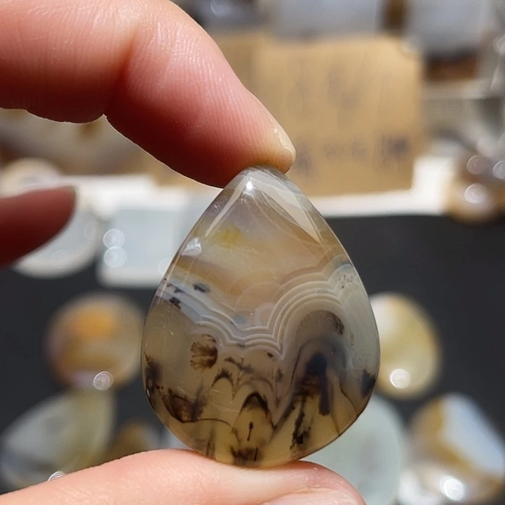 玛瑙/玉髓颈饰未镶嵌