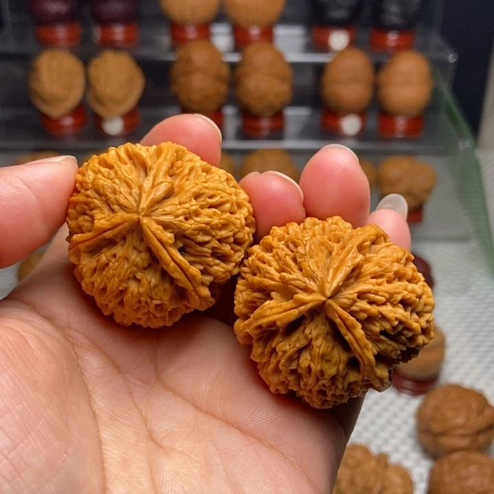 把件文玩核桃盘龙玉凤三棱41