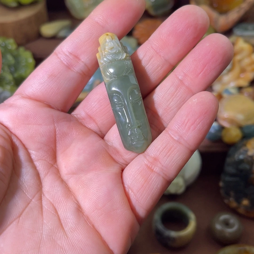 M***唐蛇纹石玉未镶嵌颈饰