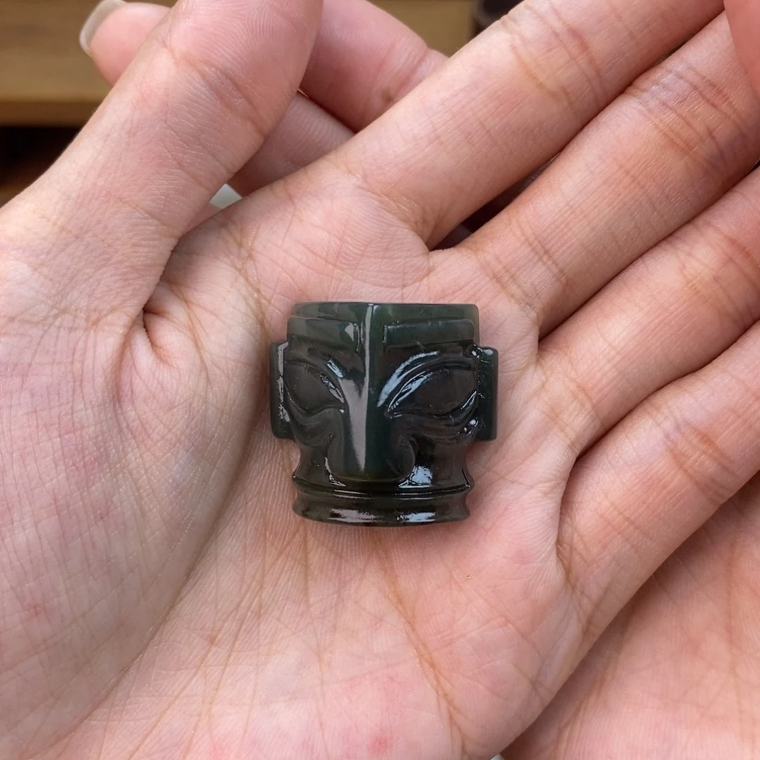 美***处和田玉未镶嵌颈饰