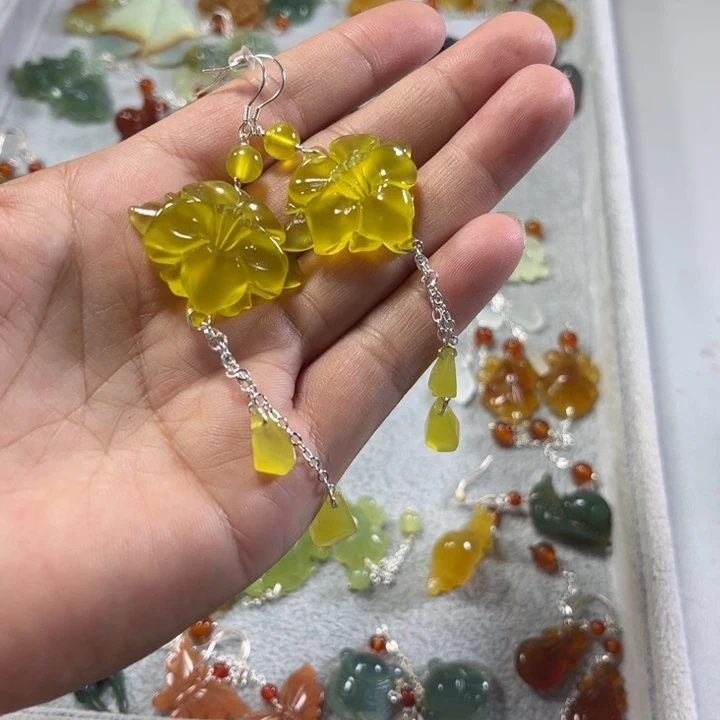 蛇纹石玉合金耳饰