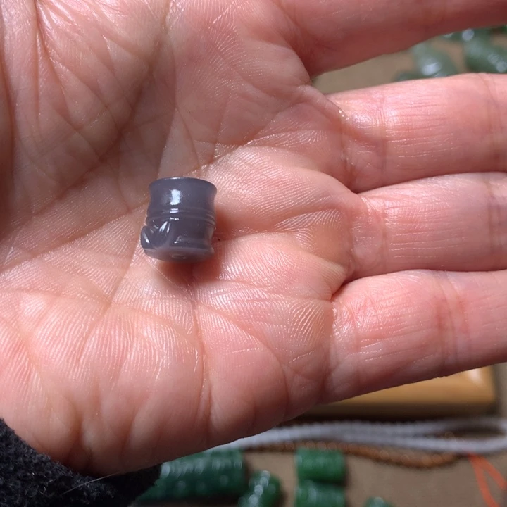 缤***朵和田玉未镶嵌珠宝奇石