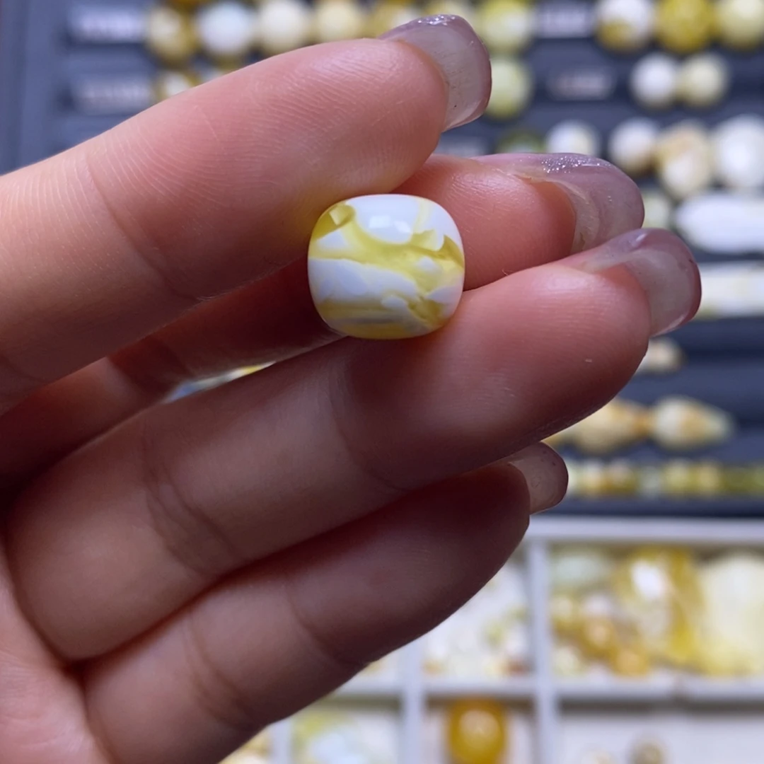 蜜蜡未镶嵌珠宝奇石漆白橘金溶洞妖花老型11.5*10.4mm