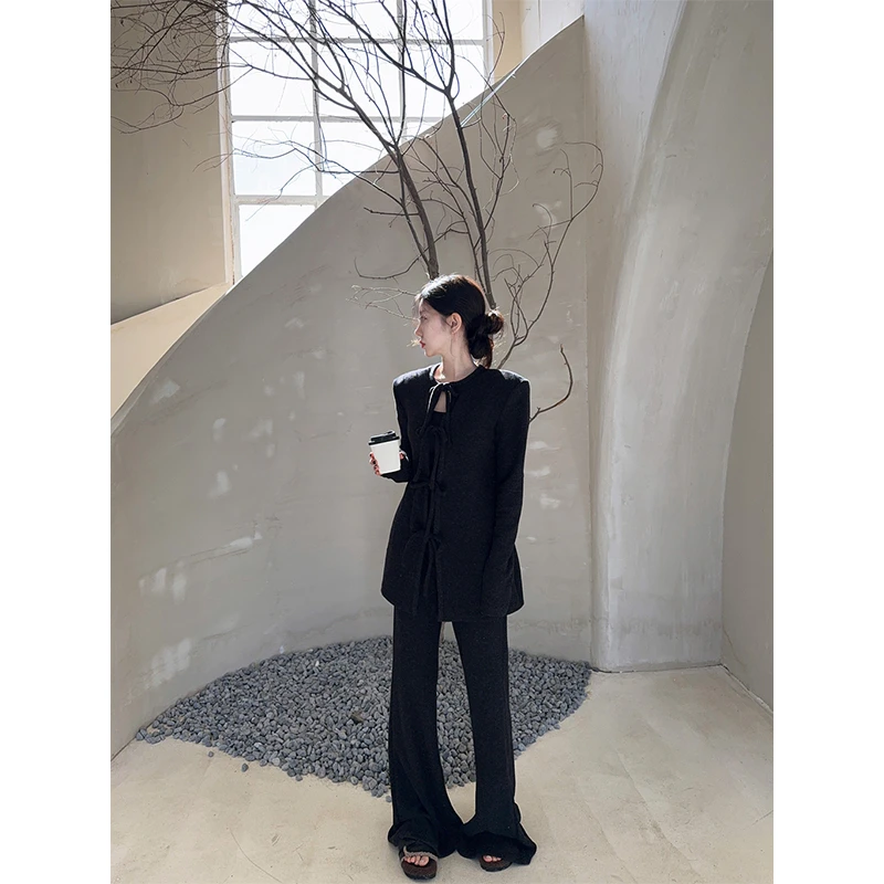 高级感蝴蝶结圆领长袖垫肩上衣新款松紧腰直筒显瘦微喇长裤两件套