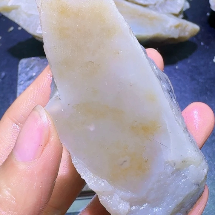 未镶嵌和田玉（糖玉）珠宝半成品