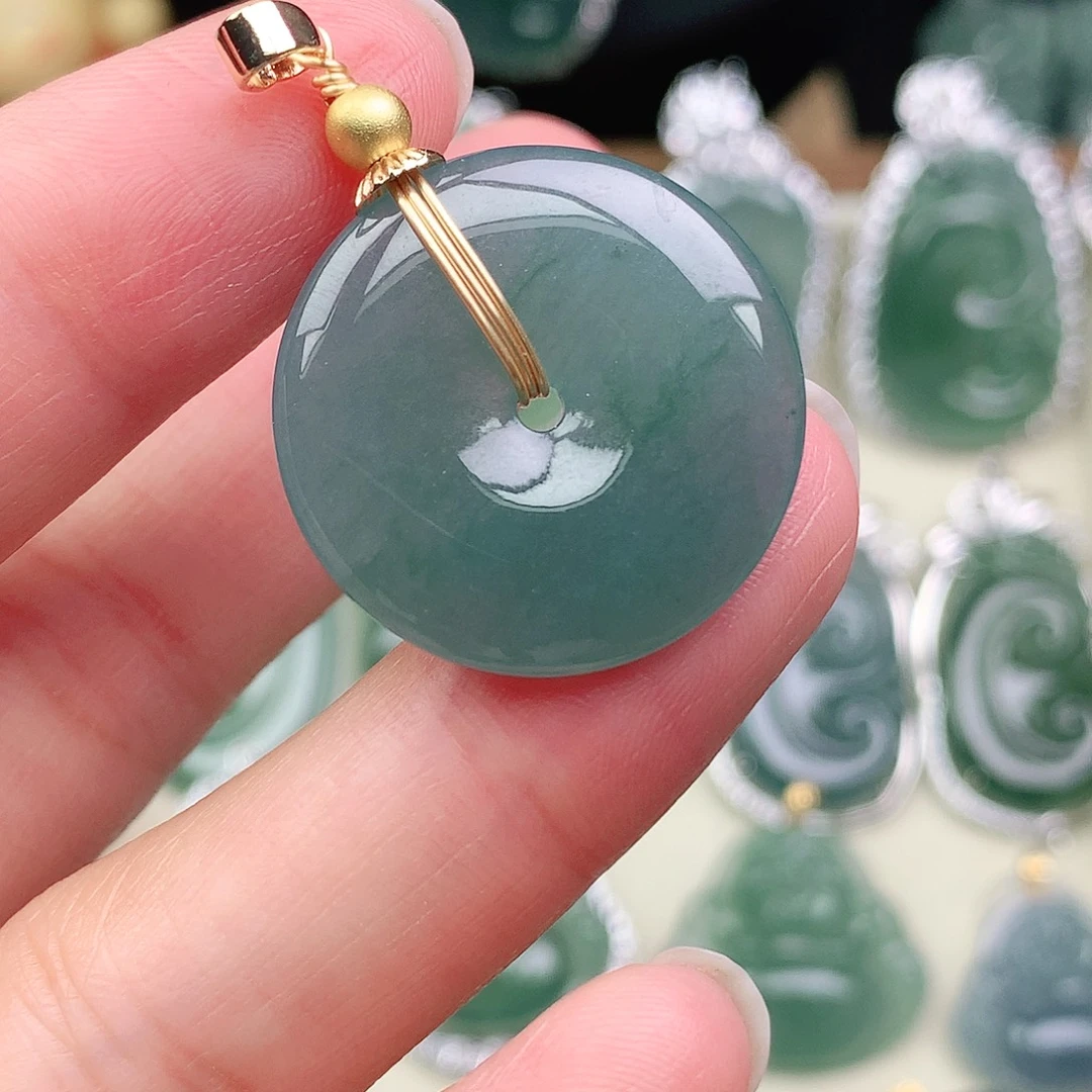 翡翠未镶嵌颈饰吊坠