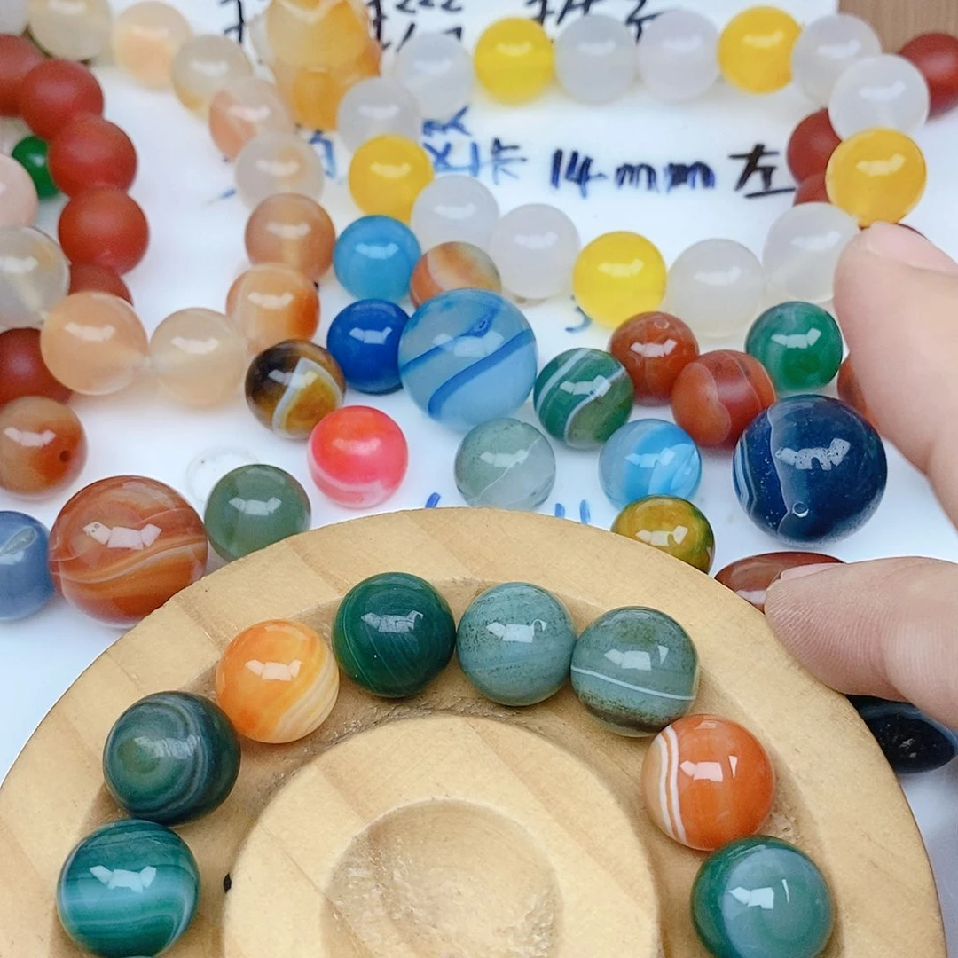 合金颈饰玛瑙/玉髓云***。