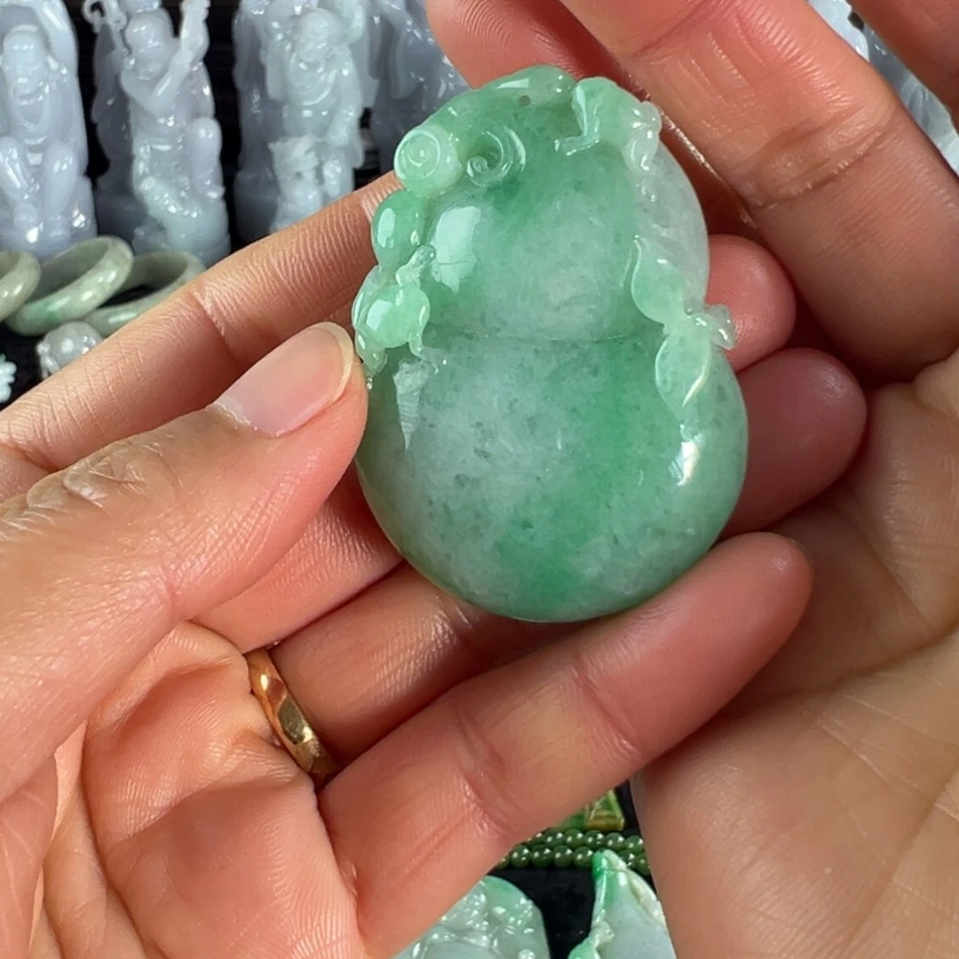 翡翠未镶嵌颈饰天然翡翠挂件