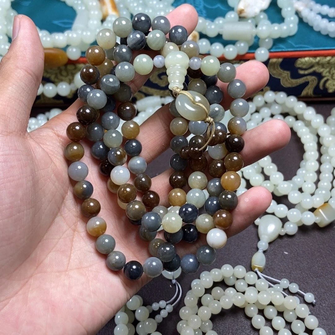 和田玉未镶嵌把件