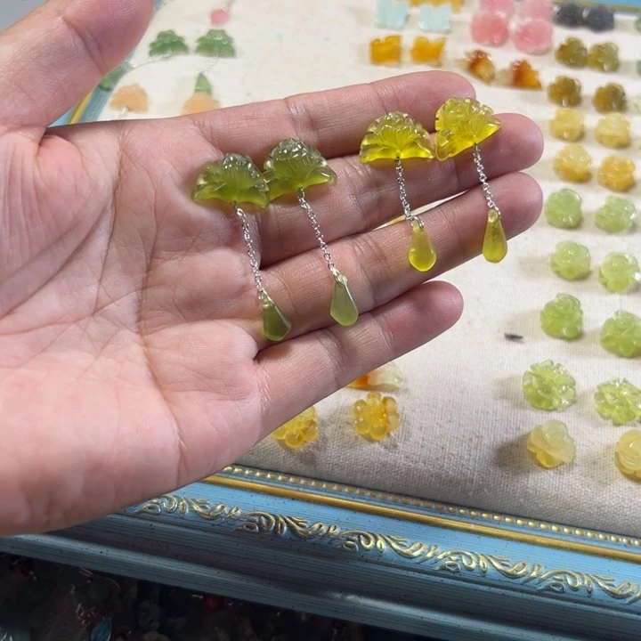 蛇纹石玉合金耳饰