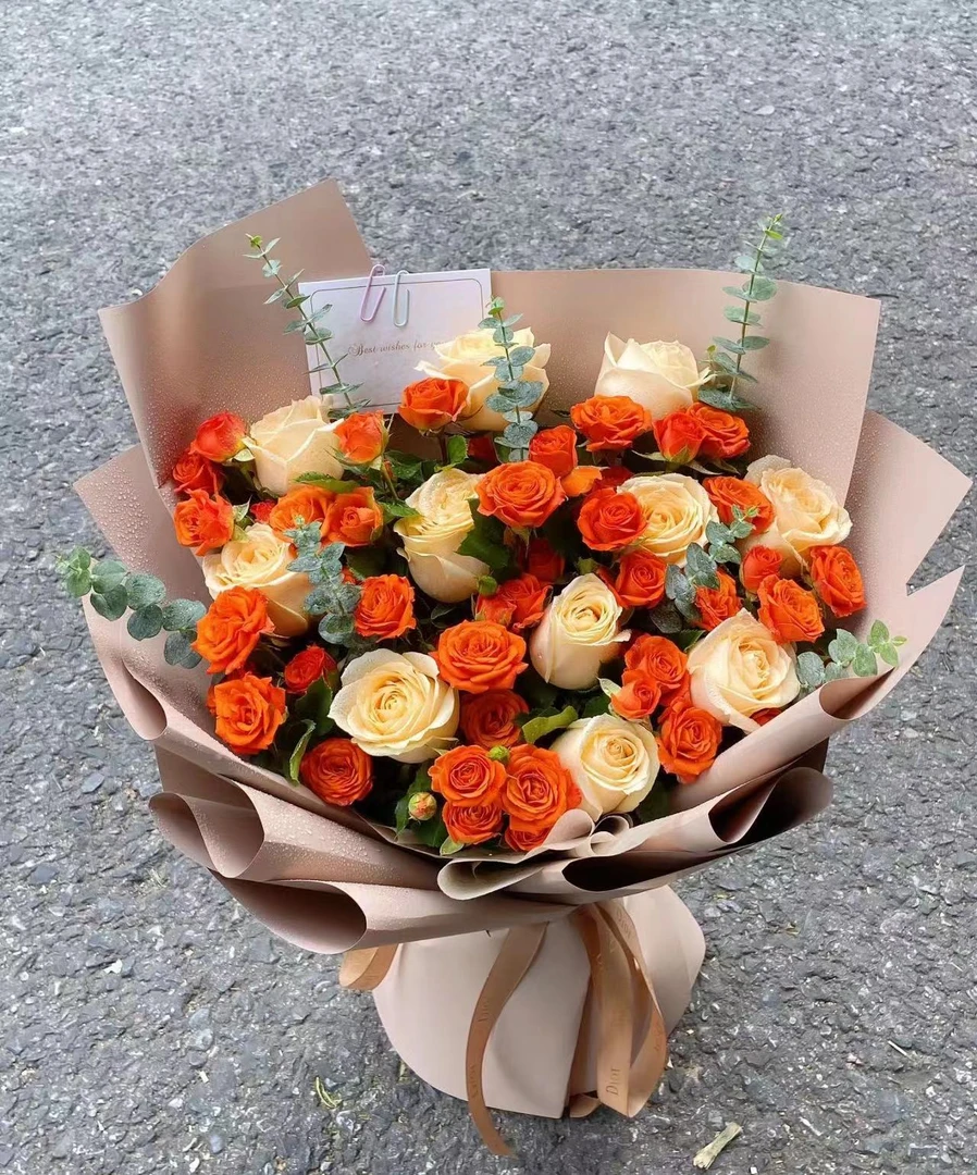 【年宵纳福】新年福利2：香槟+橙芭比+洋桔梗+红豆+向日葵+尤加利