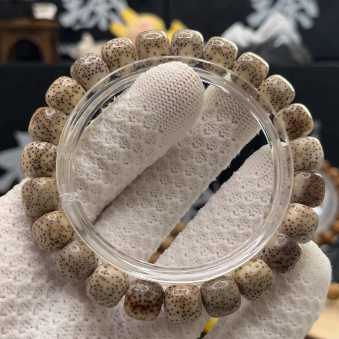 手串星月菩提21号石玉瓷灰糯冰10×9侧留白