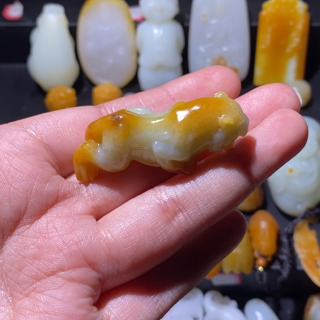 随***便和田玉未镶嵌颈饰