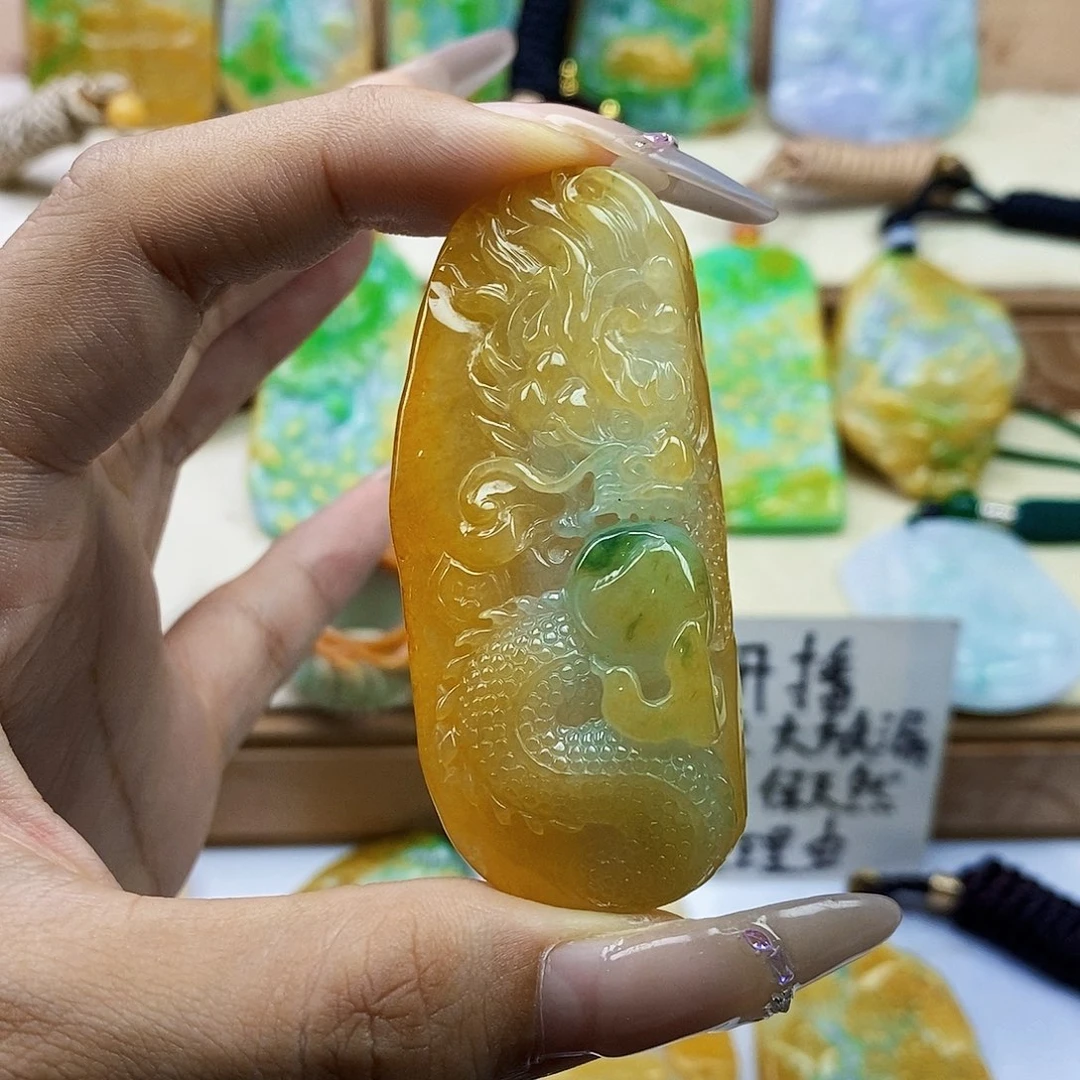 翡翠未镶嵌颈饰翡翠