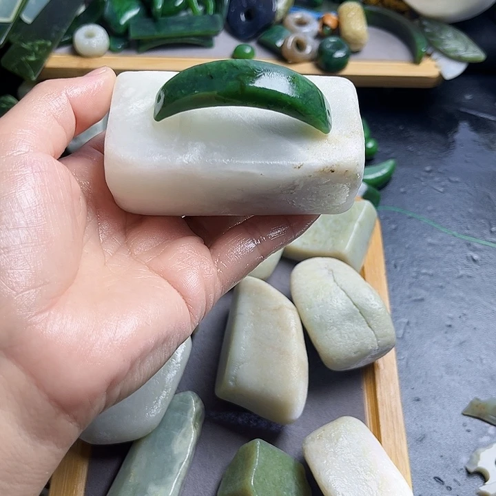 美***好和田玉（糖玉）未镶嵌挂件