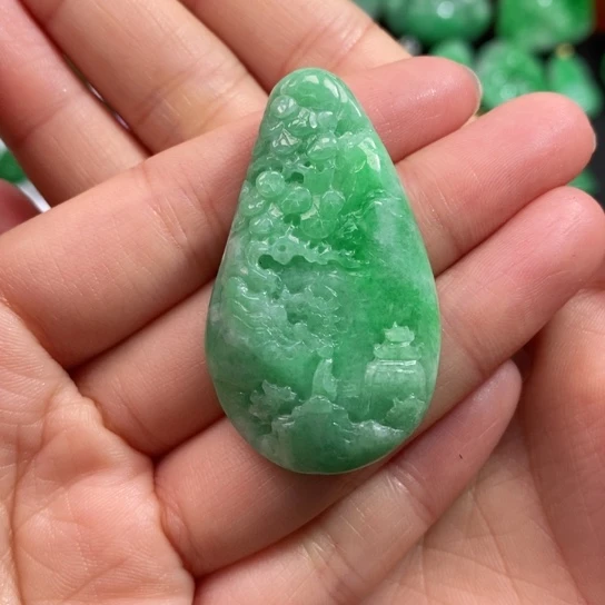 颈饰未镶嵌翡翠吊坠