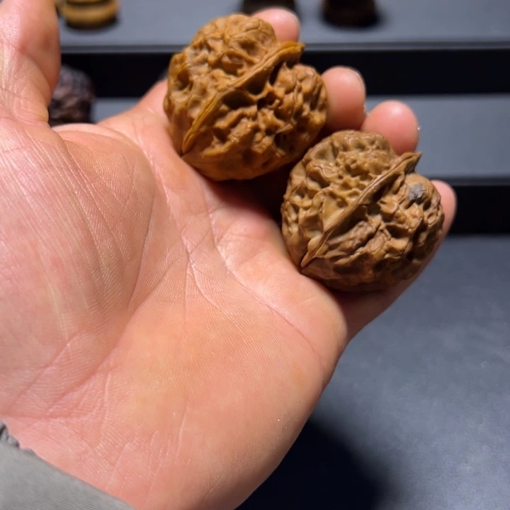 文玩核桃把件B七彩黄冠41mm