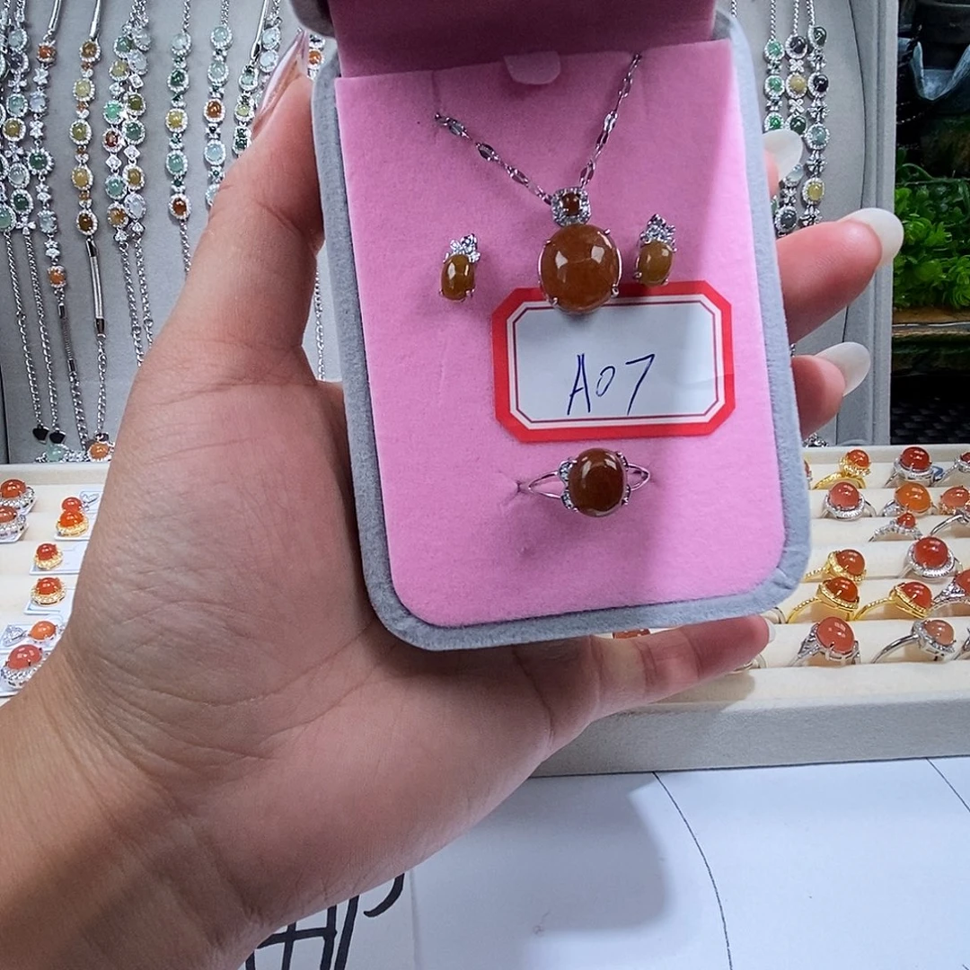 翡翠未镶嵌戒指缅甸