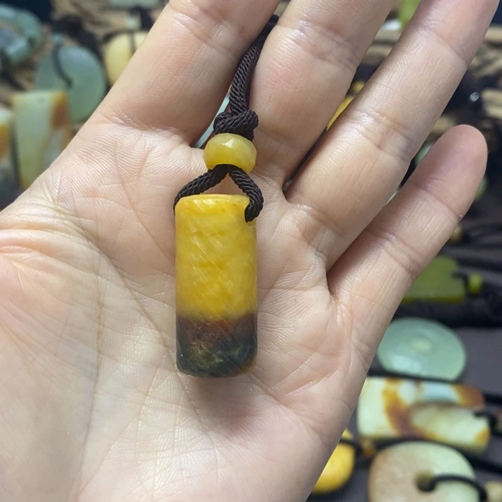 蛇纹石玉未镶嵌挂件