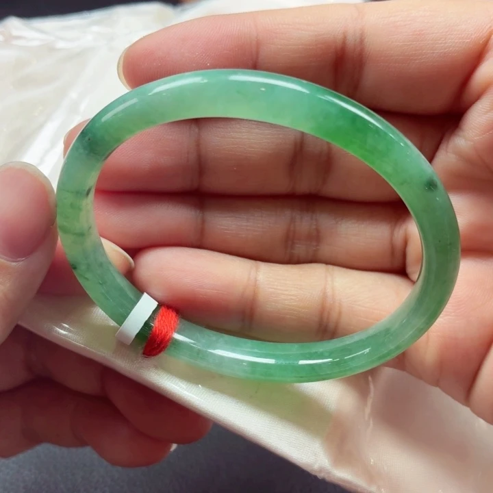 翡翠未镶嵌手镯（贵妃镯）天然缅甸A货翡翠