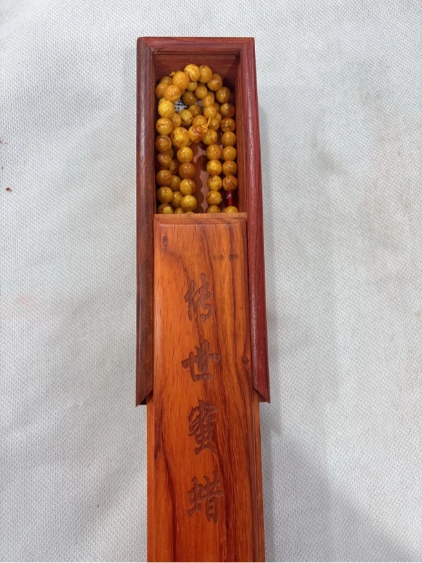 蜜蜡飘花108颗多圈带长盒