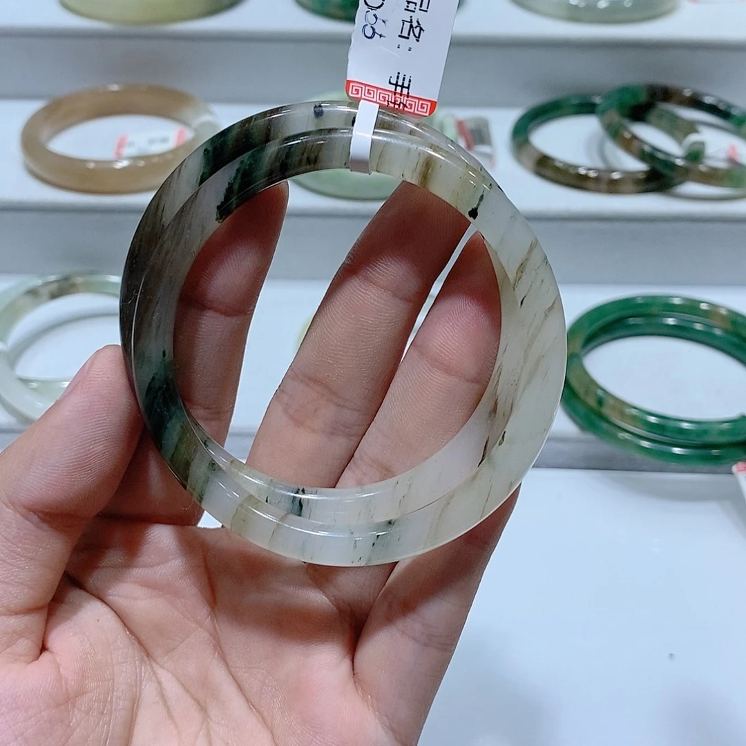 独山玉未镶嵌手镯