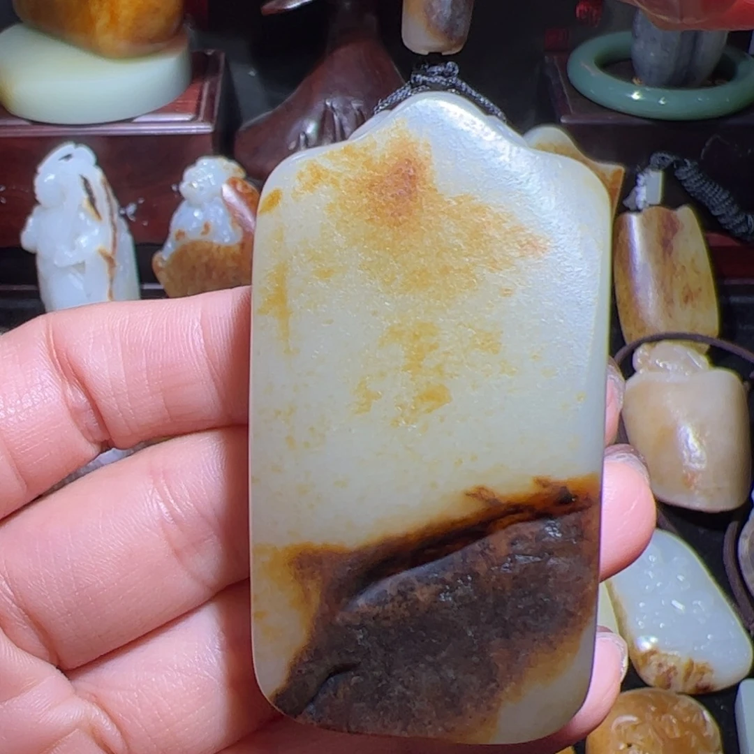 和田玉未镶嵌把件