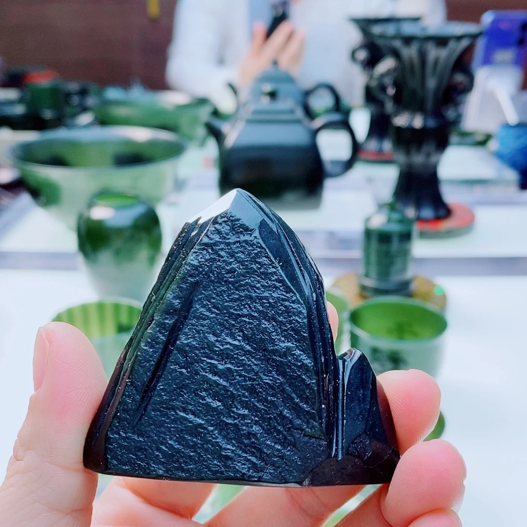 未镶嵌和田玉（青玉）把件