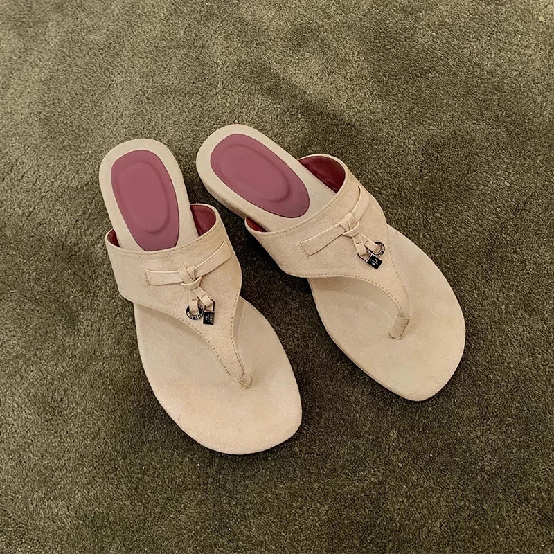 【葡萄妈同款】法式气质人字夹趾流苏外穿百搭低跟凉拖鞋女春夏新款