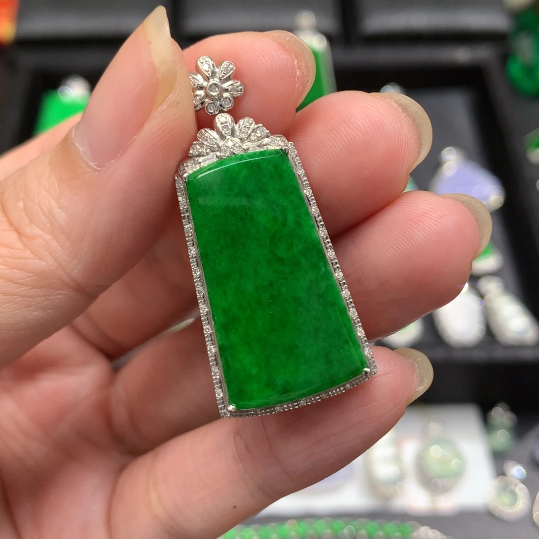 翡翠18K金镶嵌吊坠(不含链)裸石不厚