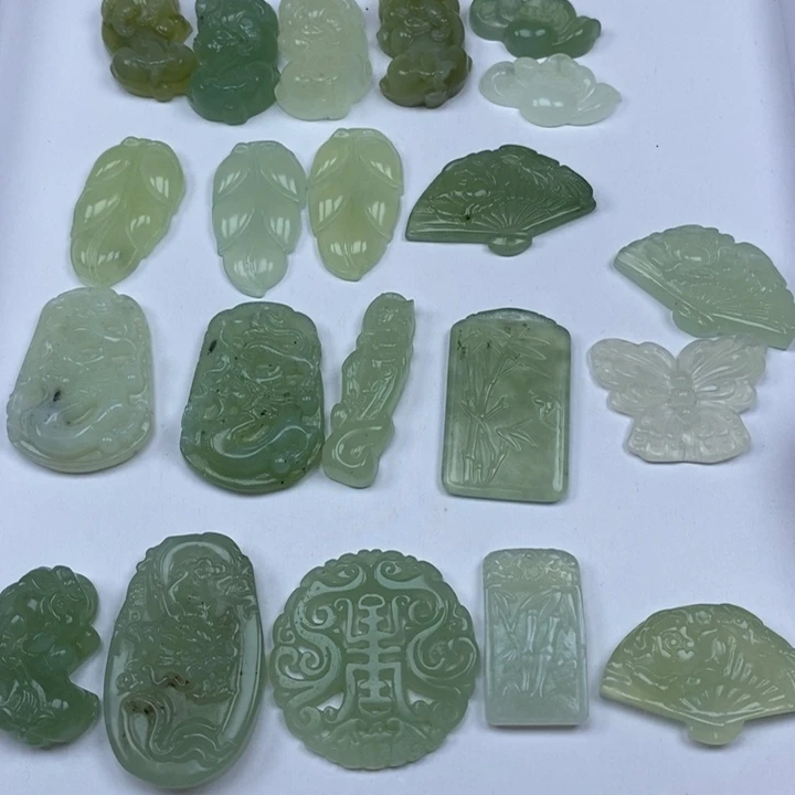 用***8蛇纹石玉未镶嵌颈饰