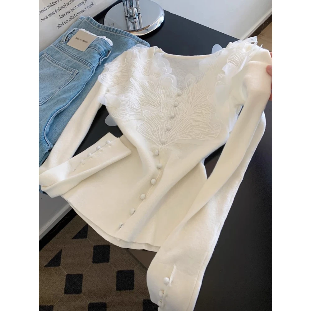 韩版时尚拼接V领针织衫女秋季2025新款长袖重工立体花瓣毛衣上衣