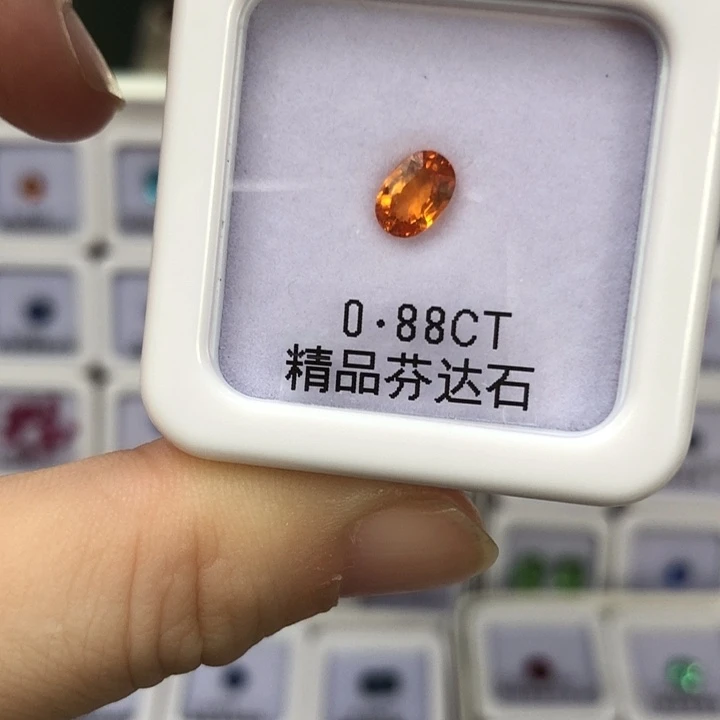 石榴石未镶嵌0.88克拉芬达石