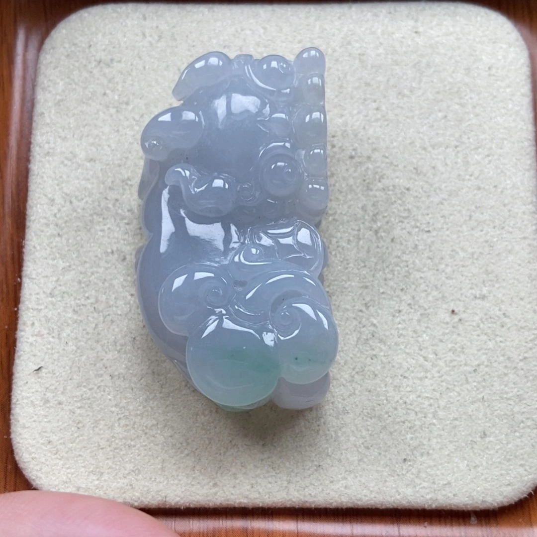 翡翠未镶嵌颈饰霸王貔貅吊坠