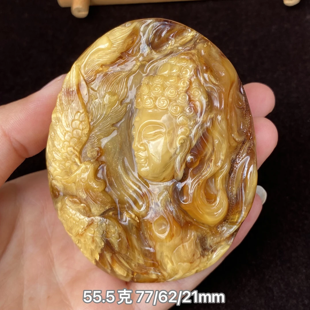 【小伊琥珀】55.5克缅甸鸡油黄蜜蜡「丹凤朝阳」吴柏松大师工