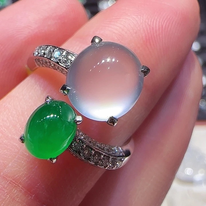 翡翠戒指18K金镶嵌戒指