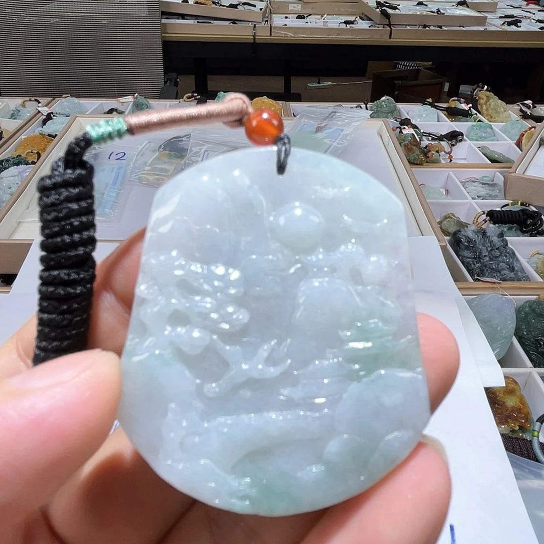 翡翠颈饰未镶嵌翡翠