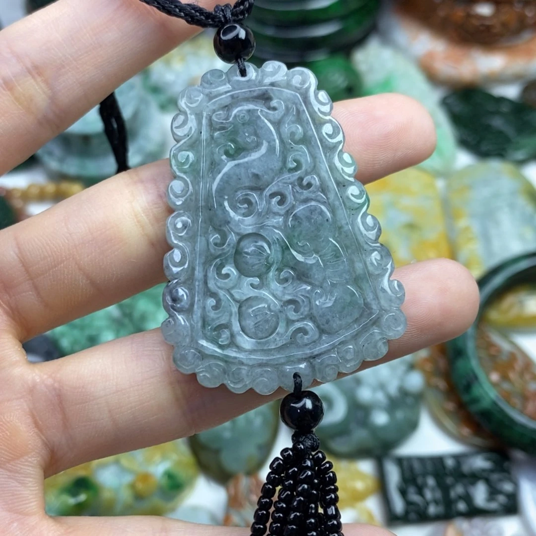 颈饰未镶嵌翡翠吊坠
