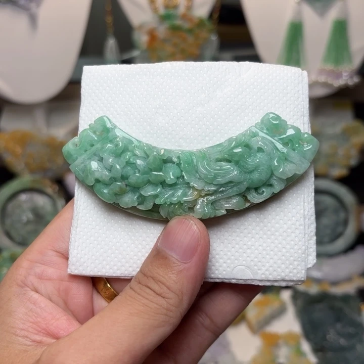 翡翠未镶嵌颈饰吊坠