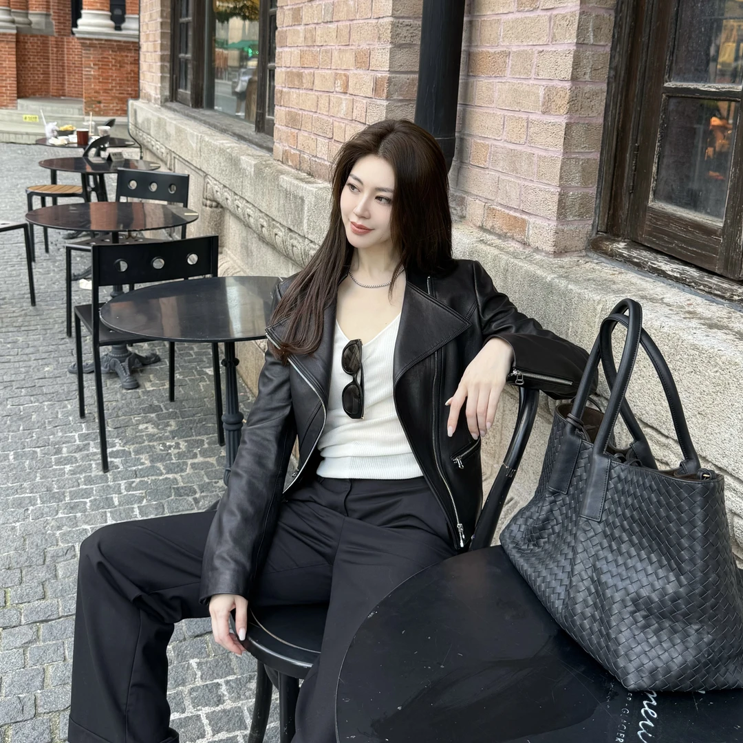 王嬛嬛MsLime25年新款【BV编织】头层牛皮双面用时尚包包 HD2C0338