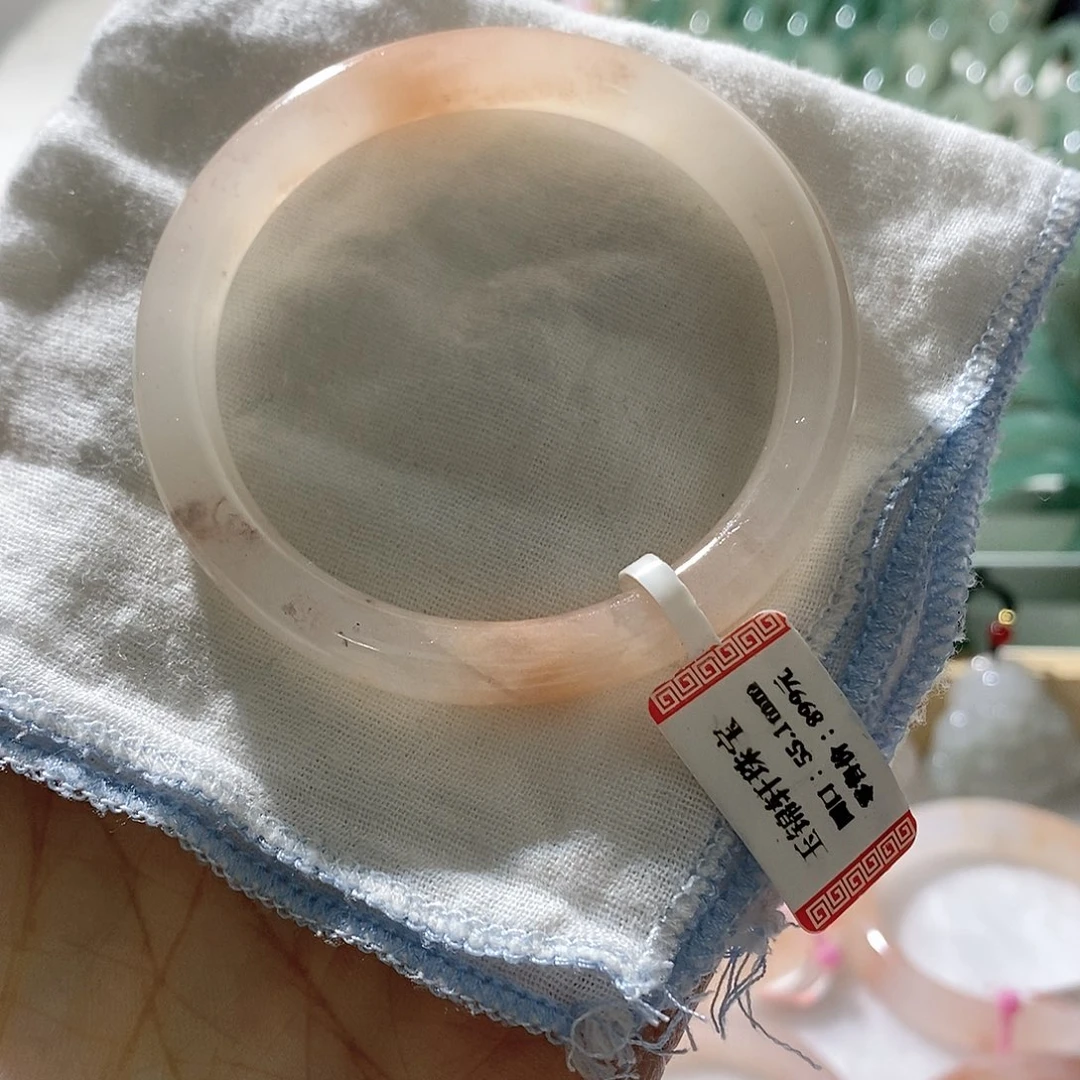 未镶嵌手镯石英质玉
