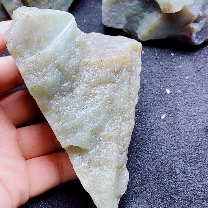 未镶嵌和田玉（糖玉）珠宝半成品