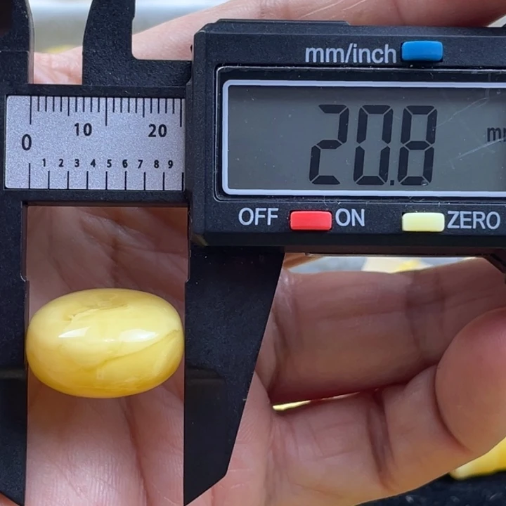 蜜蜡未镶嵌裸石29