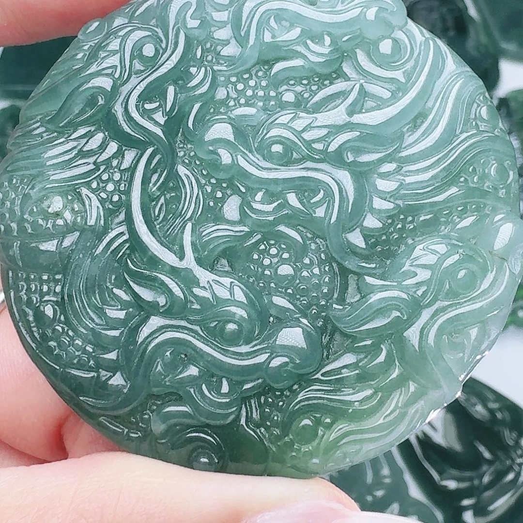 翡翠未镶嵌颈饰111