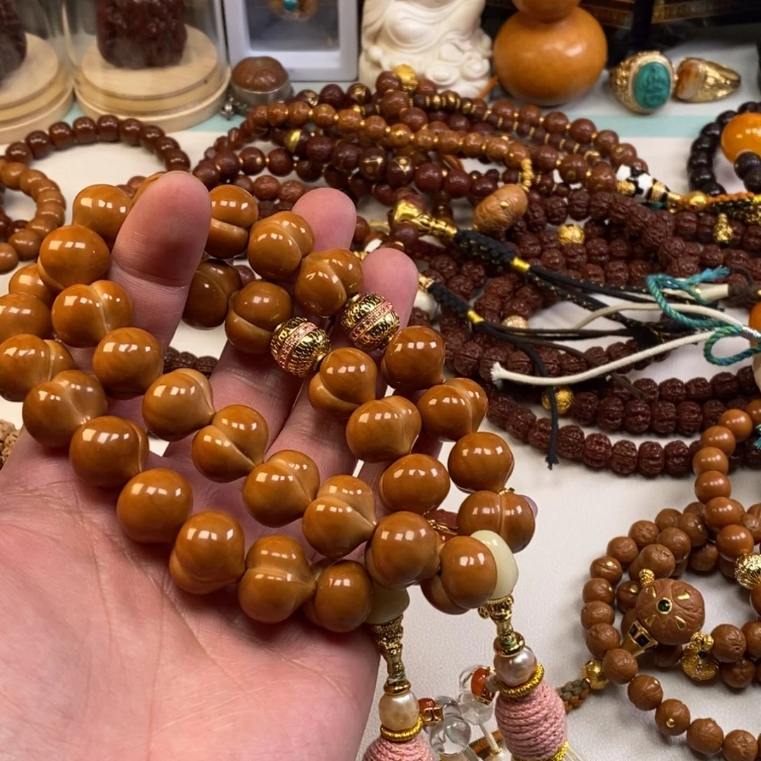 猴头核桃吊坠。。。。。。。。。。。