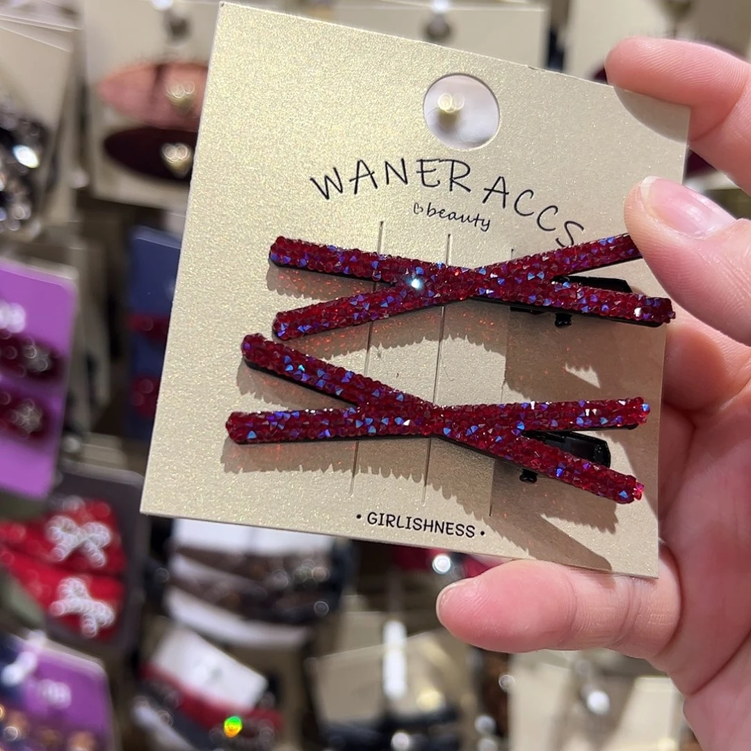 布艺非金属红色交叉压夹