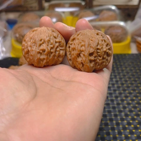 文玩核桃吊坠磨盘