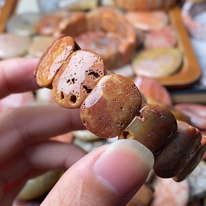 大***造硅化玉未镶嵌吊坠