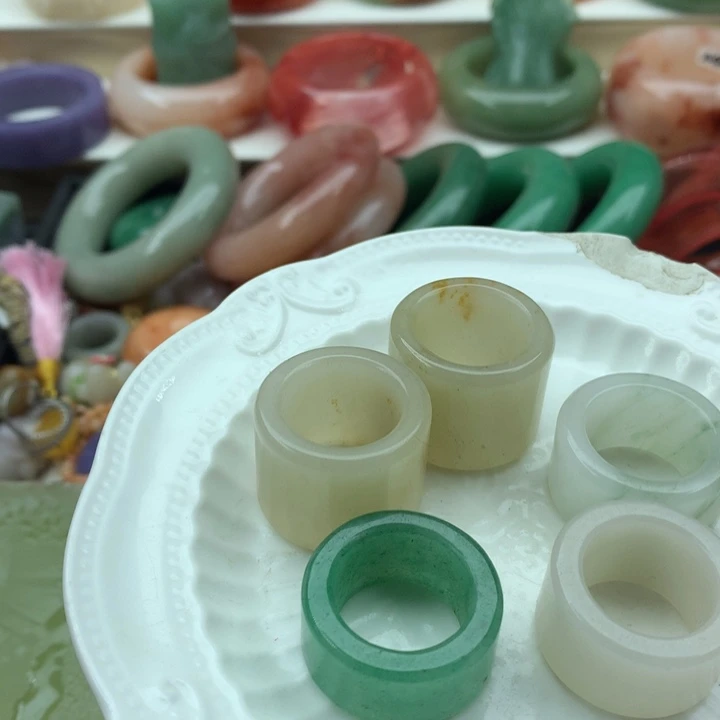 石英岩玉未镶嵌13468975444